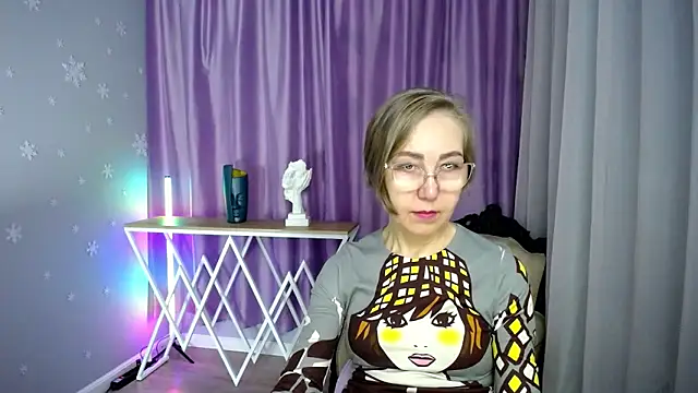 queen a n i online show from October 2025 10:04:01 AM