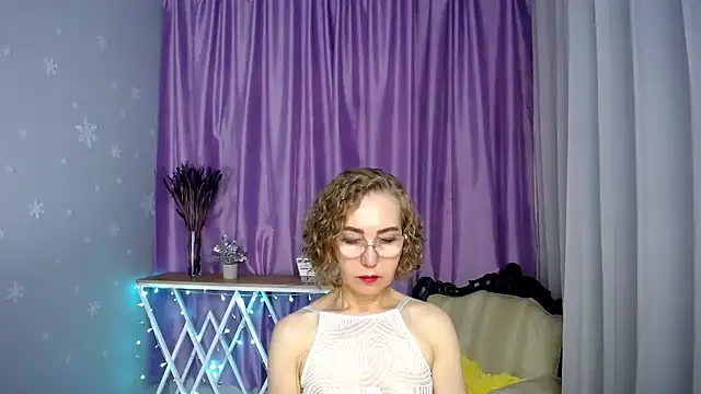 Snapshot of queen_a_n_i chatting on June 2026 10:15:01 AM queen a n i online show from June 2026 10:15:01 AM