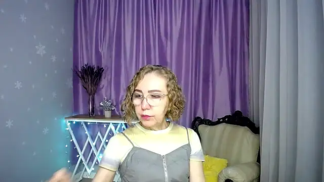 Snapshot of queen_a_n_i chatting on July 2026 08:26:02 AM queen a n i online show from July 2026 08:26:02 AM