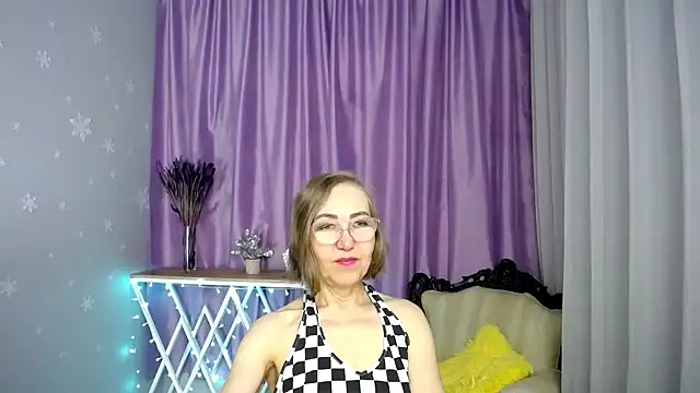 queen a n i online show from April 2026 10:28:01 AM