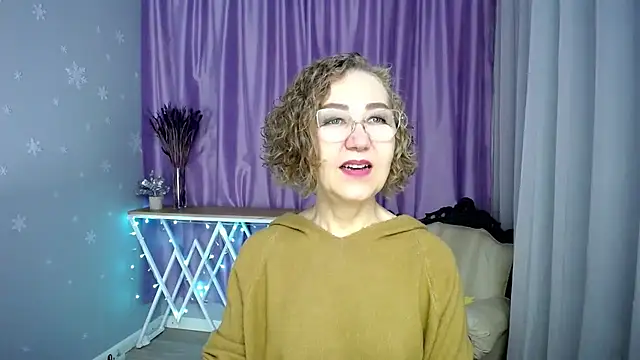 Snapshot of queen_a_n_i chatting on June 2026 08:37:02 AM queen a n i online show from June 2026 08:37:02 AM