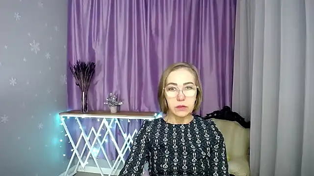 queen a n i online show from March 2026 07:01:02 AM