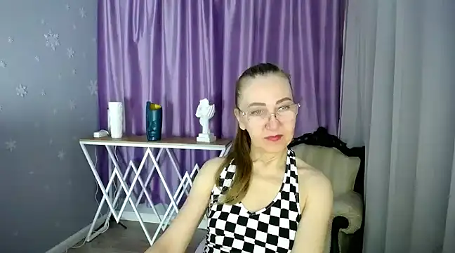 queen a n i online show from March 2025 10:07:02 AM