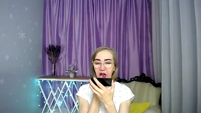 queen a n i online show from April 2026 09:49:01 AM