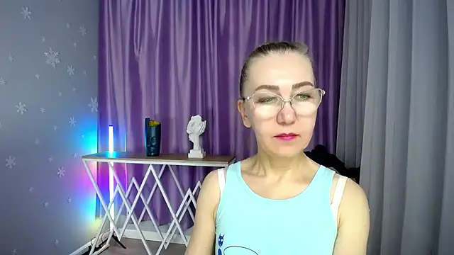 queen a n i online show from September 2025 10:05:01 AM