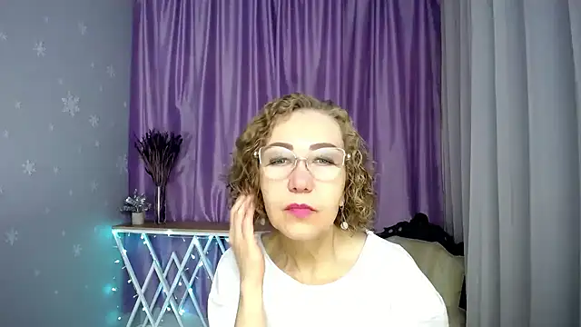 Snapshot of queen_a_n_i chatting on June 2026 04:35:02 AM queen a n i online show from June 2026 04:35:02 AM