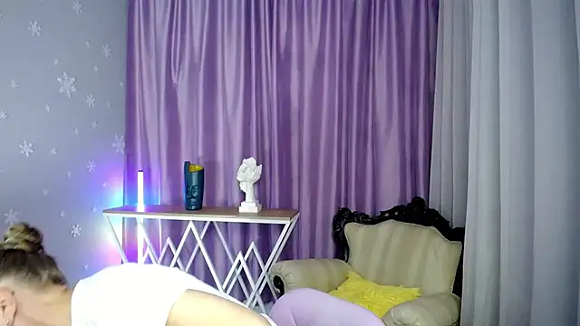 queen a n i online show from September 2025 11:15:02 AM