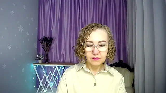 Snapshot of queen_a_n_i chatting on June 2026 04:56:01 AM queen a n i online show from June 2026 04:56:01 AM