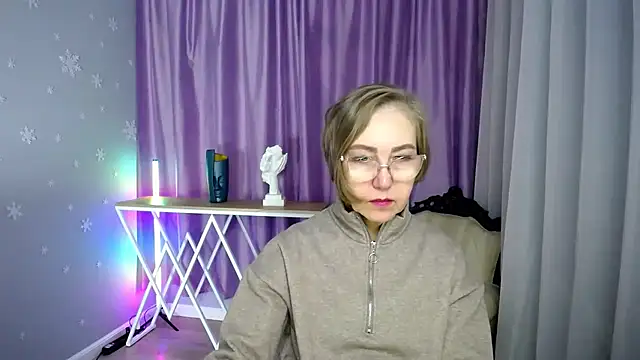 queen a n i online show from November 2025 09:58:02 AM