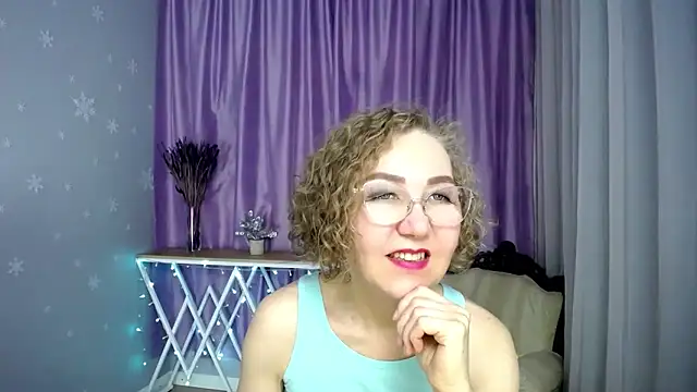 queen a n i online show from May 2026 02:45:01 PM