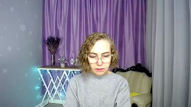 Snapshot of queen_a_n_i chatting on July 2026 05:05:01 AM queen a n i online show from July 2026 05:05:01 AM