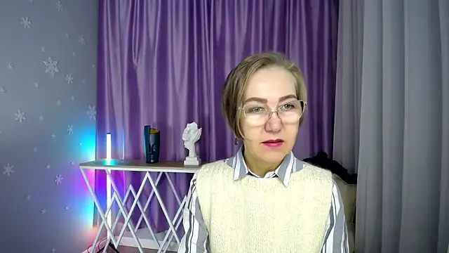 queen a n i online show from October 2025 06:47:02 AM