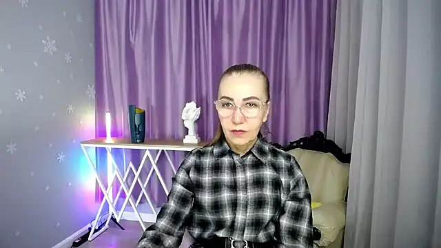 queen a n i online show from September 2025 11:27:01 AM