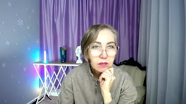 queen a n i online show from October 2025 10:14:02 AM