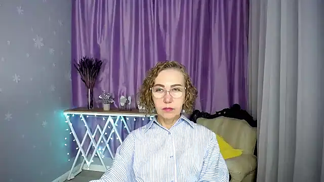 Snapshot of queen_a_n_i chatting on July 2026 08:15:01 AM queen a n i online show from July 2026 08:15:01 AM
