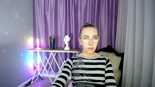 queen a n i online show from September 2025 09:08:01 AM