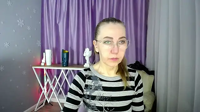 queen a n i online show from March 2025 08:19:02 AM