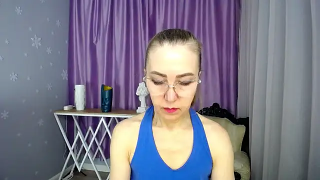 queen a n i online show from March 2025 12:12:01 PM