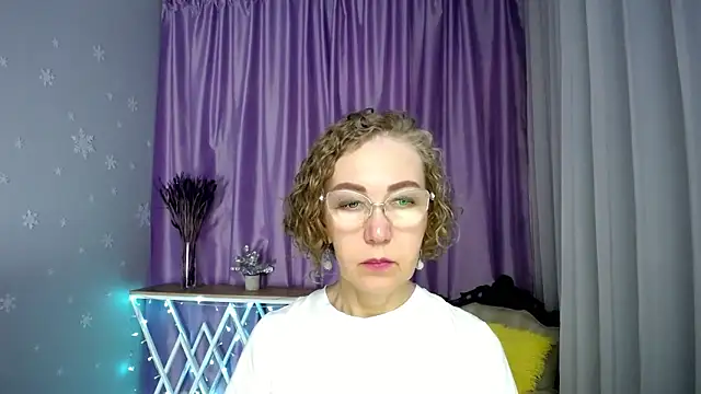 queen a n i online show from May 2026 07:30:01 AM