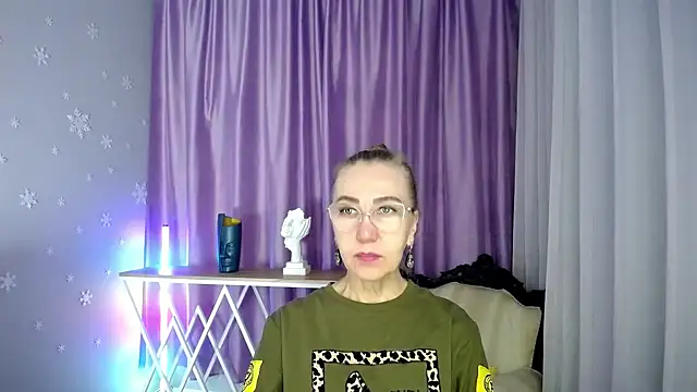 queen a n i online show from September 2025 08:13:02 AM