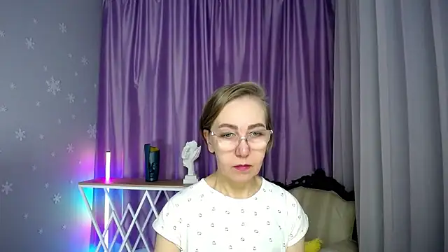 queen a n i online show from November 2025 09:57:01 AM