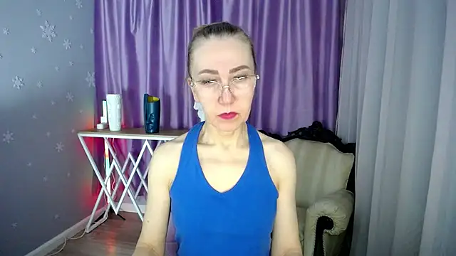 queen a n i online show from February 2025 06:38:02 AM