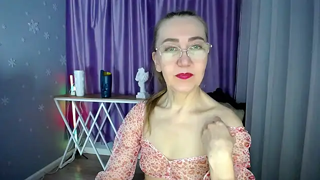 queen a n i online show from February 2025 11:44:02 AM