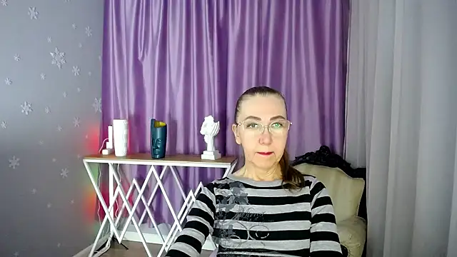 queen a n i online show from February 2025 05:45:01 AM
