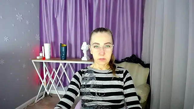 queen a n i online show from March 2025 06:13:02 AM