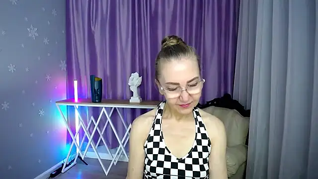 queen a n i online show from September 2025 09:38:01 AM