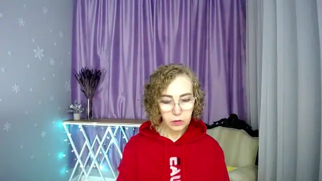 Snapshot of queen_a_n_i chatting on June 2026 12:10:02 PM queen a n i online show from June 2026 12:10:02 PM