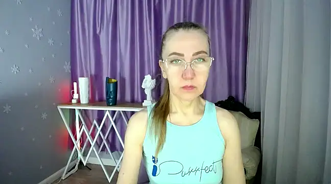 queen a n i online show from February 2025 07:05:01 AM