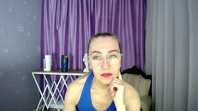 queen a n i online show from February 2025 11:09:01 AM