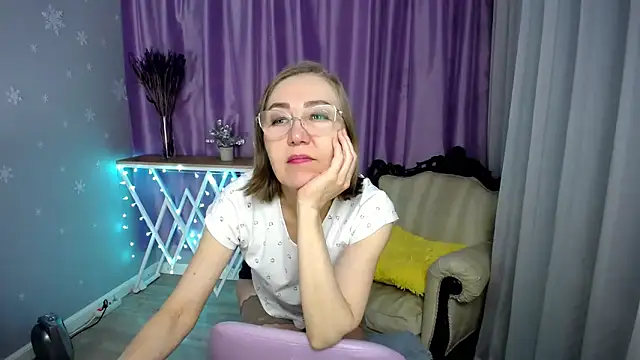 queen a n i online show from April 2026 10:33:02 AM