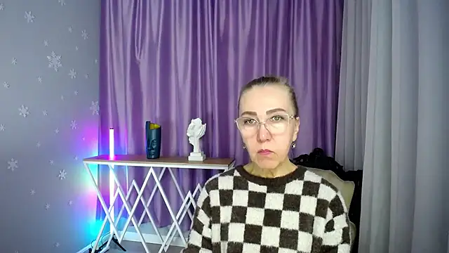 queen a n i online show from September 2025 11:21:01 AM