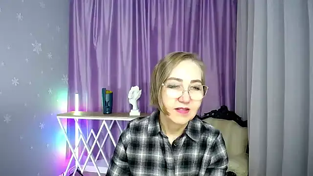 queen a n i online show from November 2025 09:53:02 AM