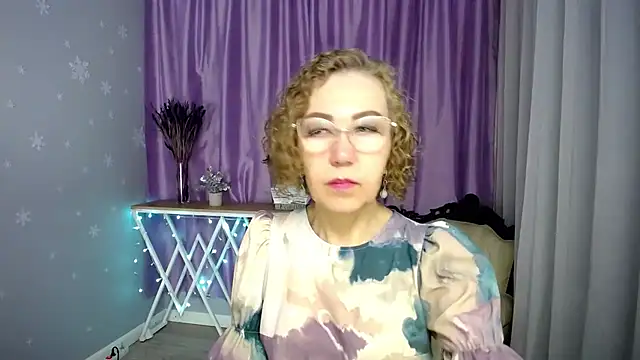 Snapshot of queen_a_n_i chatting on June 2026 05:56:02 AM queen a n i online show from June 2026 05:56:02 AM
