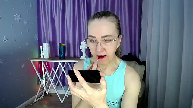 queen a n i online show from February 2025 08:40:02 AM