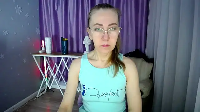 queen a n i online show from February 2025 05:57:01 AM