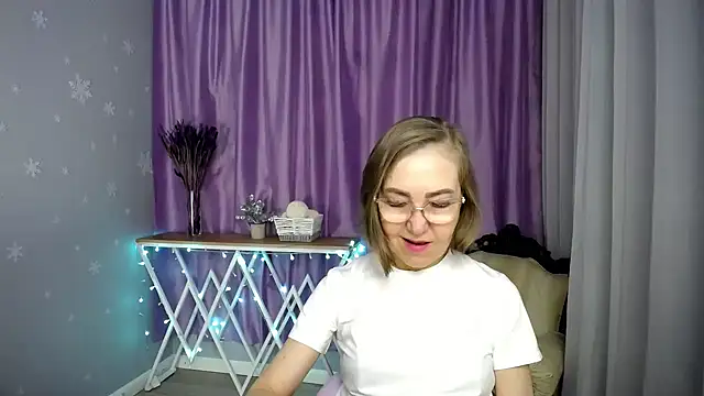 queen a n i online show from April 2026 10:11:01 AM