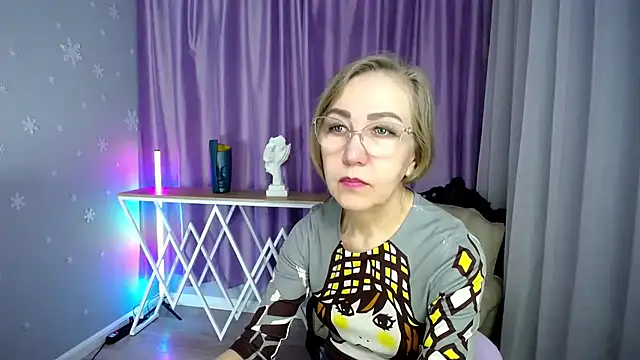 queen a n i online show from October 2025 08:57:01 AM