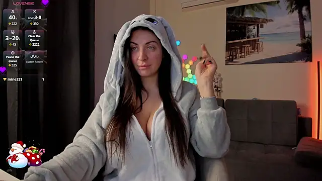 Snapshot of victorias_world chatting on December 2025 07:35:01 PM victorias world online show from December 2025 07:35:01 PM