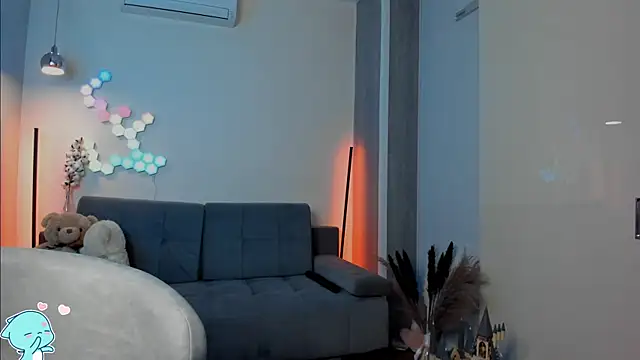 Snapshot of victorias_world chatting on December 2024 12:01:01 AM victorias world online show from December 2024 12:01:01 AM