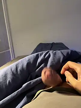 Snapshot of alonglongdidong chatting on March 2026 11:08:02 PM alonglongdidong online show from March 2026 11:08:02 PM