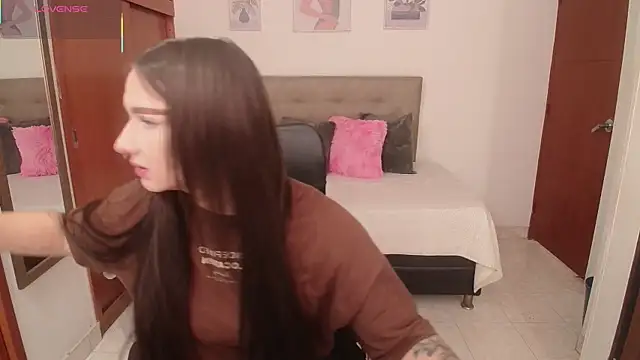 Snapshot of Miley_Baker chatting on February 2026 01:44:02 PM Miley Baker online show from February 2026 01:44:02 PM