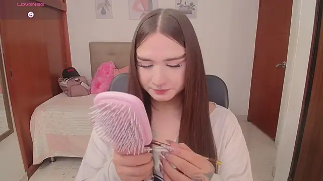 Miley Baker online show from November 2025 03:34:02 PM