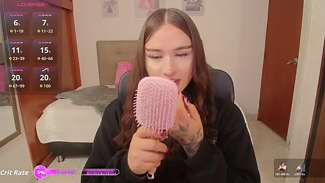 Miley Baker online show from November 2025 01:48:02 PM