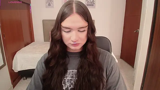 Snapshot of Miley_Baker chatting on January 2026 06:36:02 PM Miley Baker online show from January 2026 06:36:02 PM