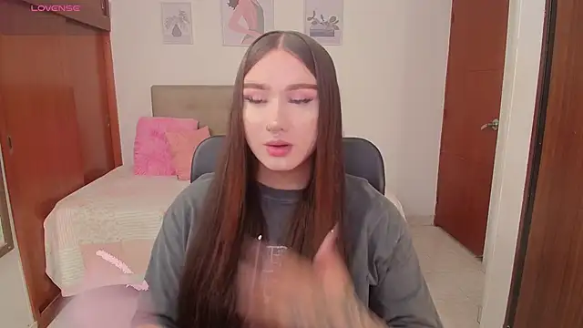 Miley Baker online show from November 2025 02:39:01 PM