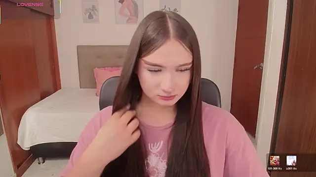 Snapshot of Miley_Baker chatting on January 2026 03:05:02 PM Miley Baker online show from January 2026 03:05:02 PM